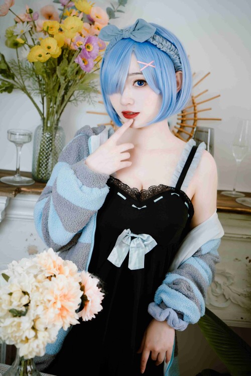 20_www.8kcosplay.com11_20.jpg